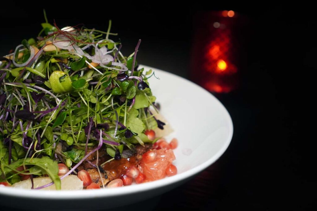 hakkasan duck salad dubai